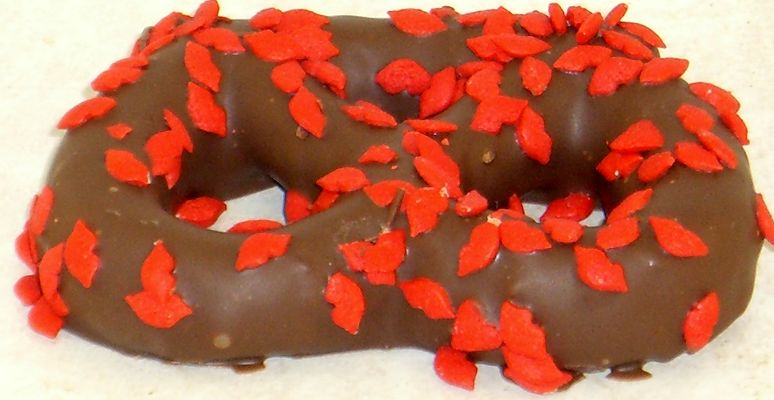 Pretzel_Red_Lips_small